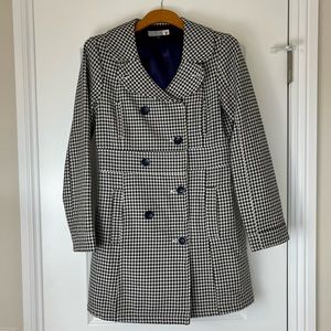 Volcom navy houndstooth peacoat with satin lining. Size M.